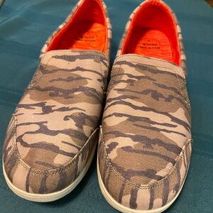 Sanuk Mossy Oak Collab Women’s size 10 like new